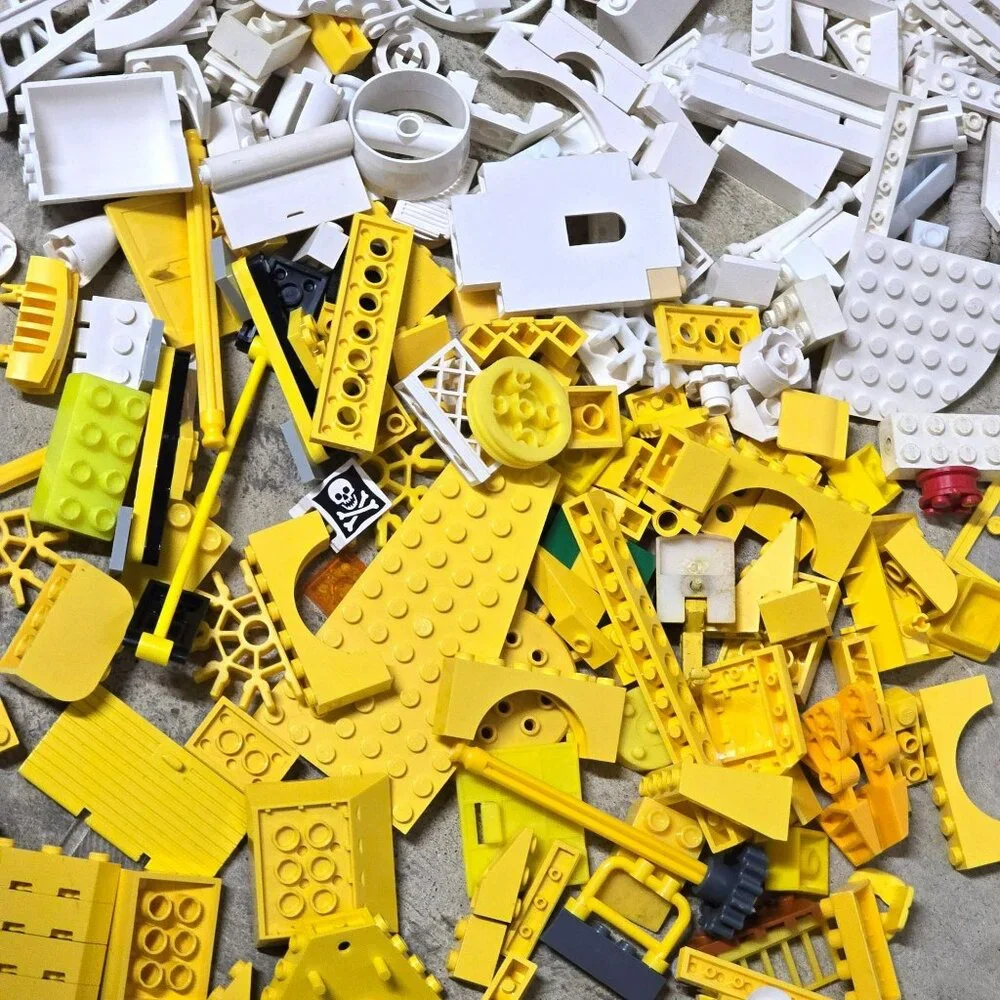 Lego and Lego Compatible Building Blocks White & Yellow Mixed Lot GA162